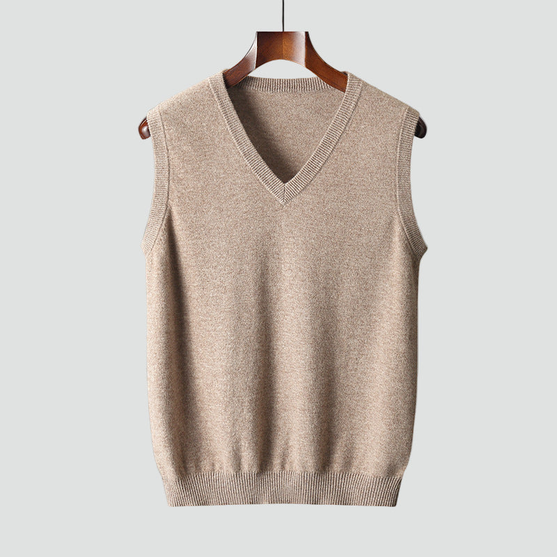 Men's Sweater Vest With V-Neck And Soft Knitted Fabric