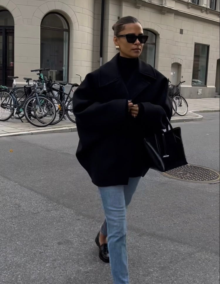 Oversized Wool Coat Relaxed Silhouette Soft Warm Look