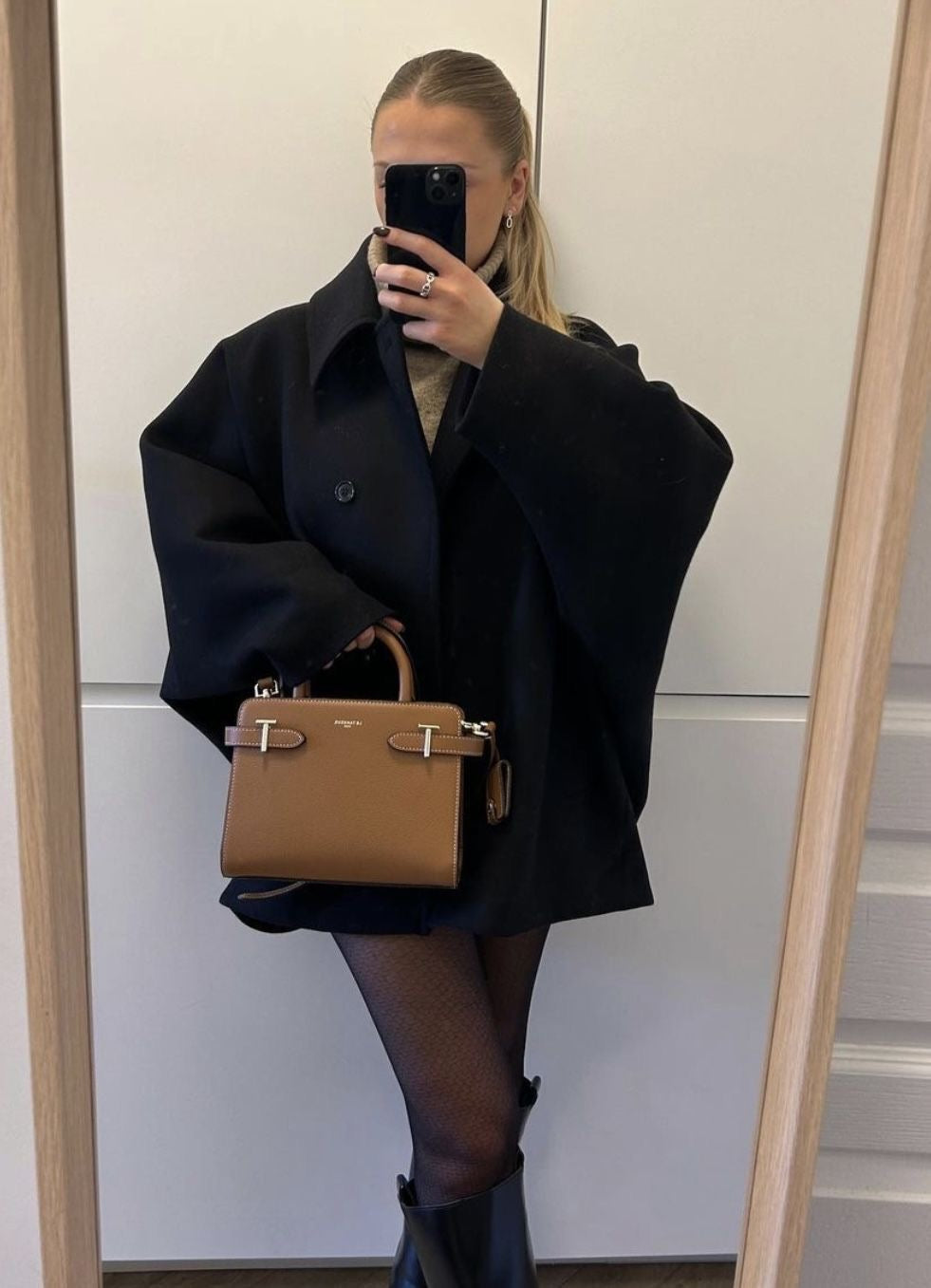 Oversized Wool Coat Relaxed Silhouette Soft Warm Look