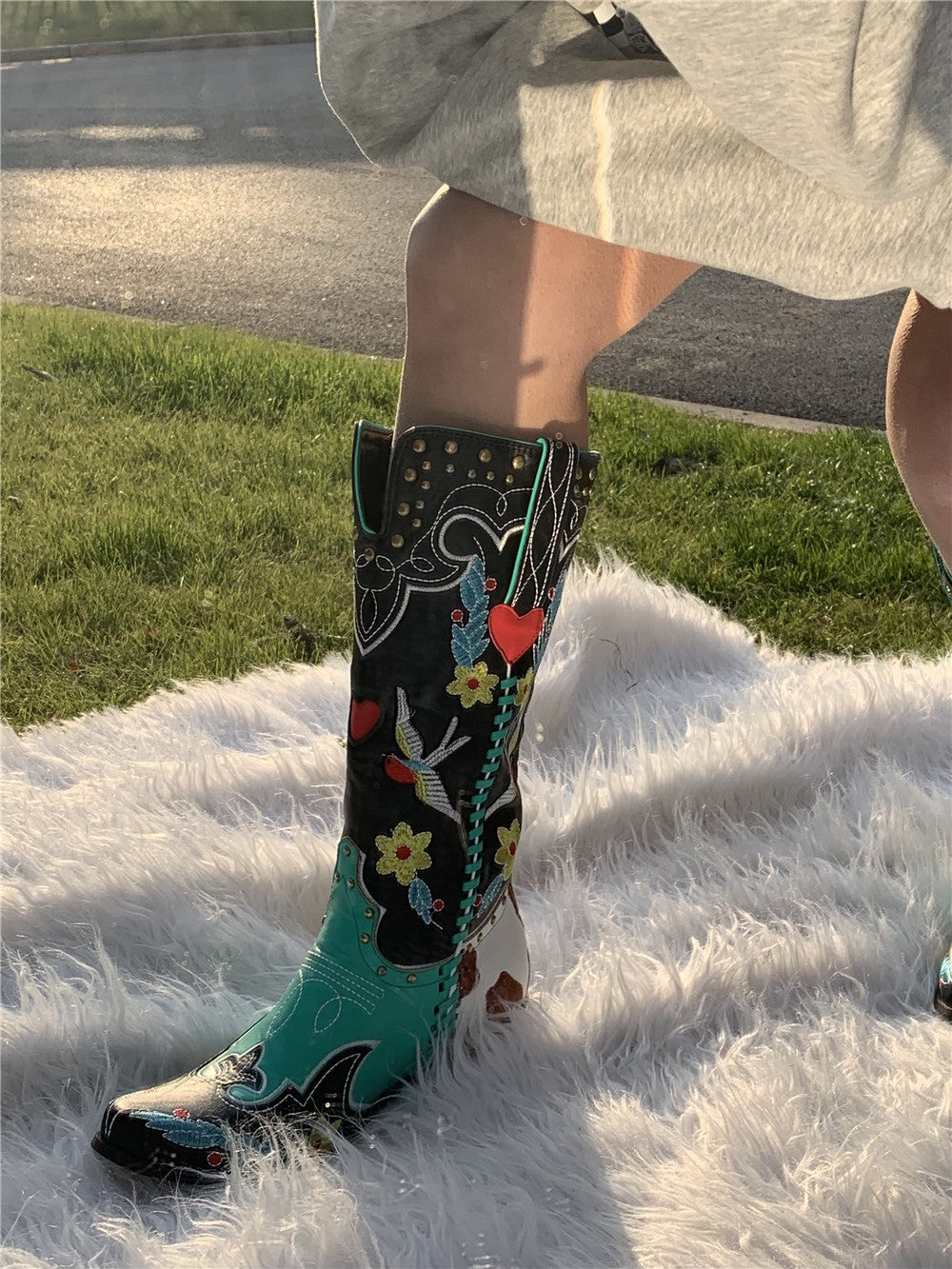 Western Cowboy Boots Pointed Toe Block Heel Refined Detail