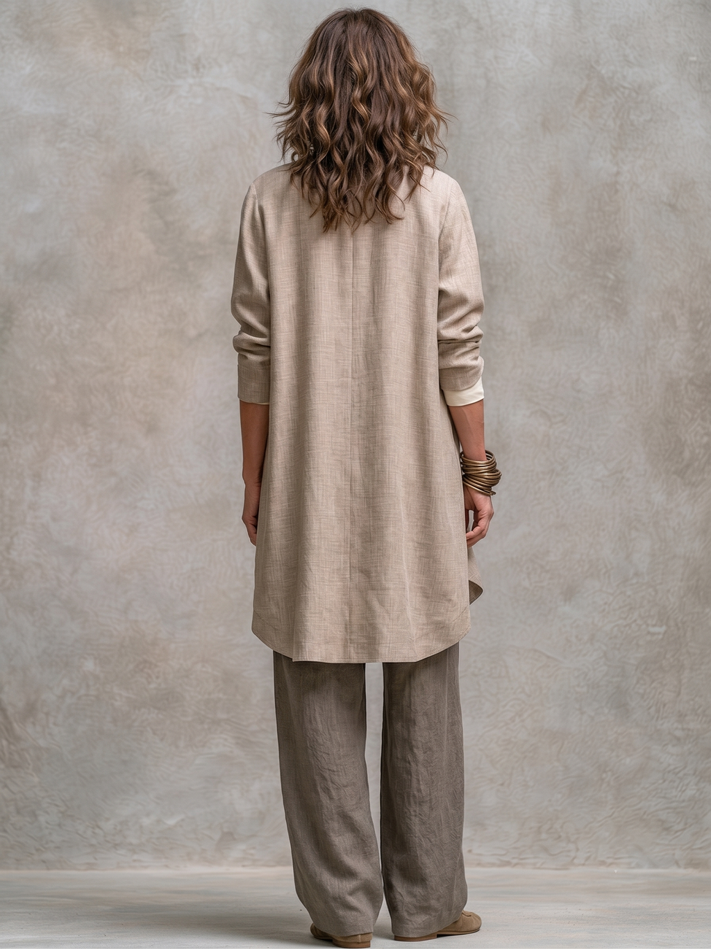 Simone Bennett and Lowe layered three-piece wide-leg matching set with a stylish top and matching pants, casual and elegant for everyday wear.