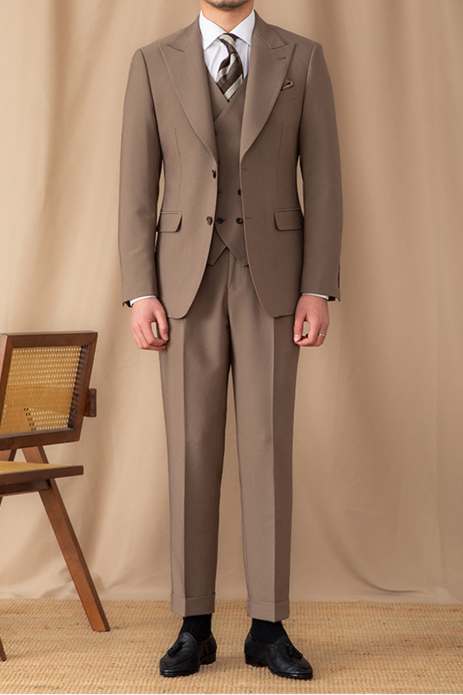 Peak Lapel 3 Piece Suit Blazer Vest Trousers
