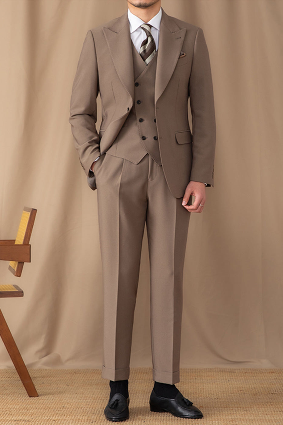 Peak Lapel 3 Piece Suit Blazer Vest Trousers