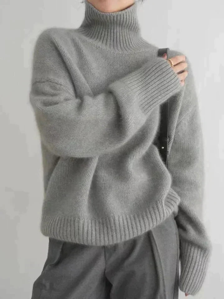 The Lightweight Cashmere Roll Neck