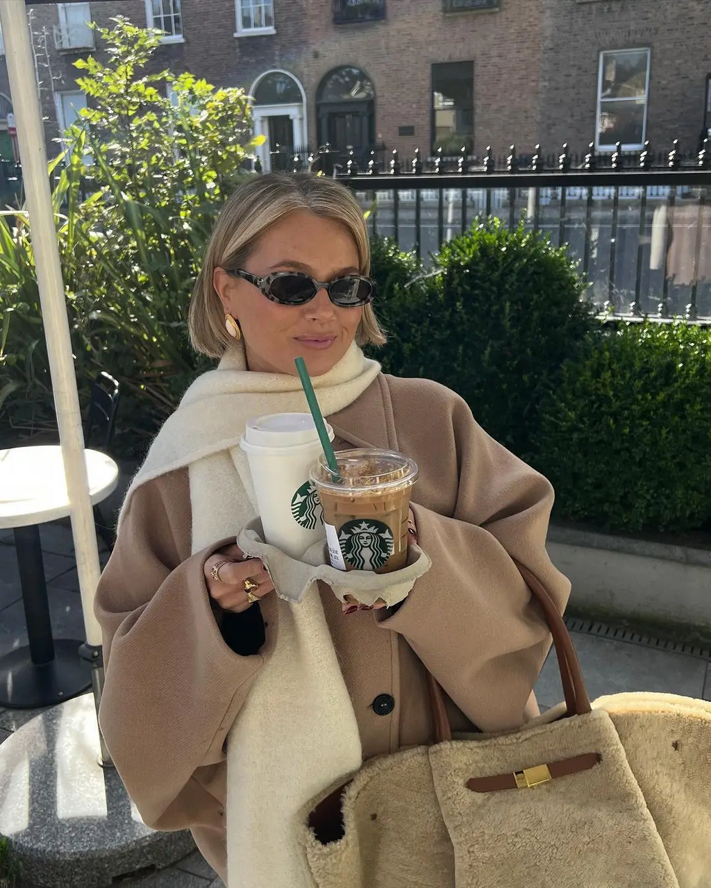 Oversized Wool Coat Relaxed Silhouette Soft Warm Look